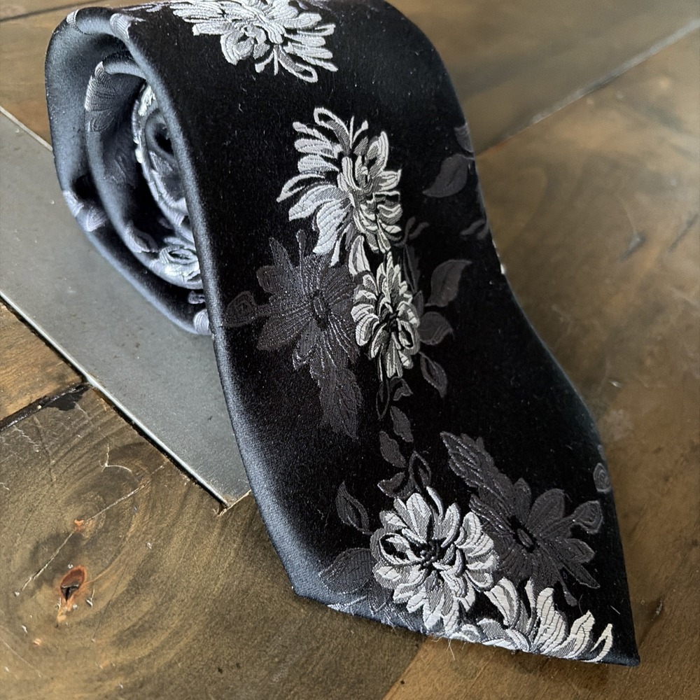 Emilio Ponti Euro Wide Knot Tie Mens OS Black Silver Floral Silk Necktie Wedding